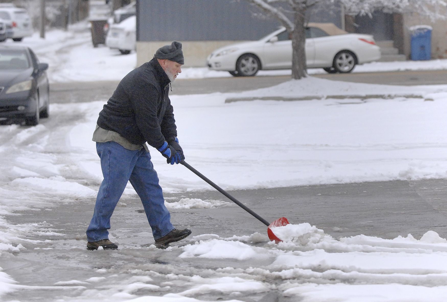 021420-blm-loc-4snowcleanup